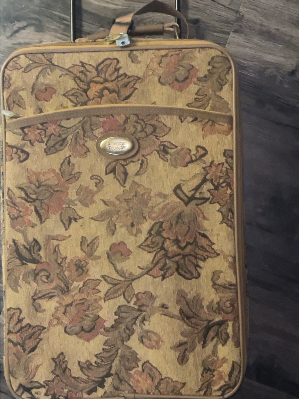 AmericaTourister    Floral Tapestry Carry-On Roller, VINTAGE